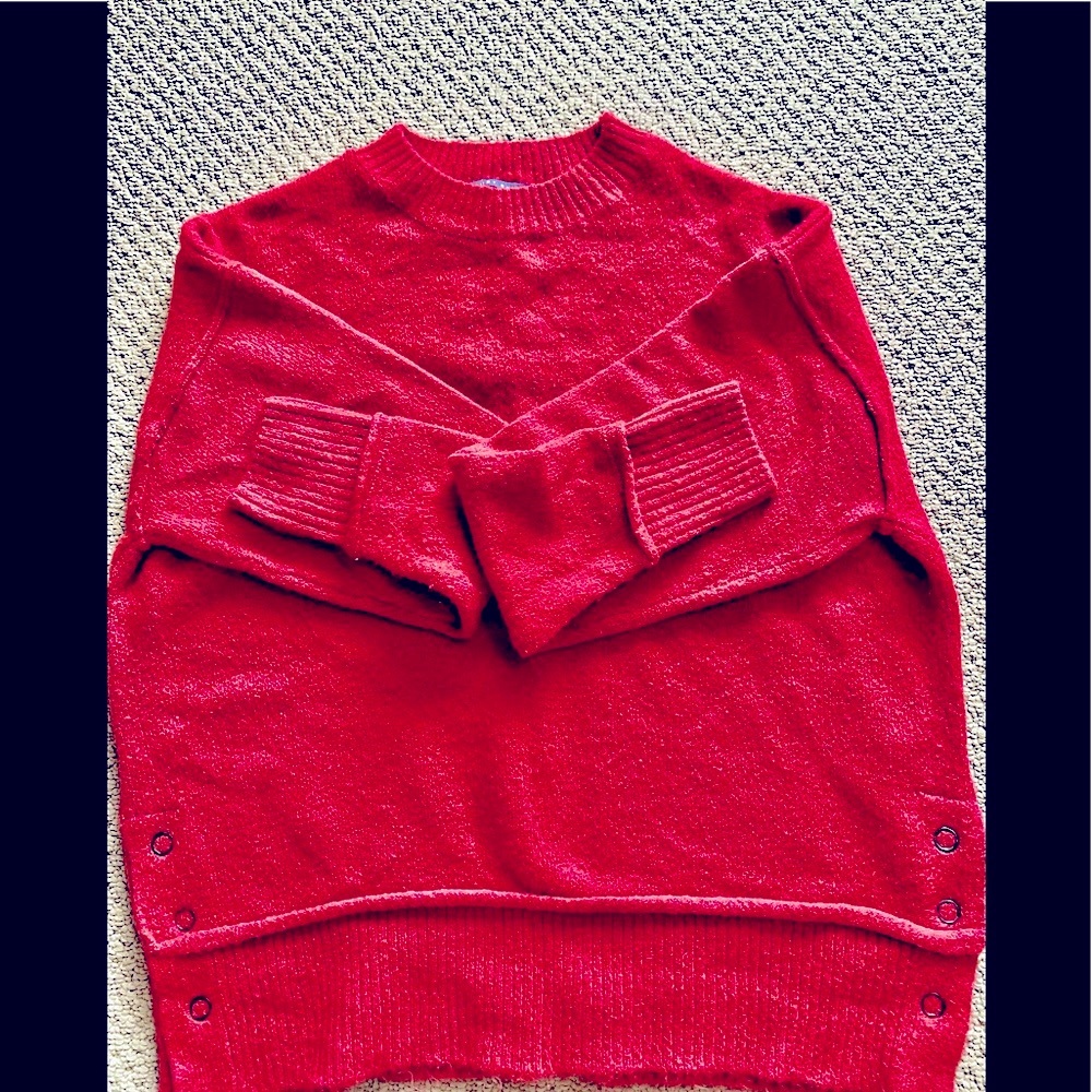 Cozy Sweater Watermelon colour with metal buttons